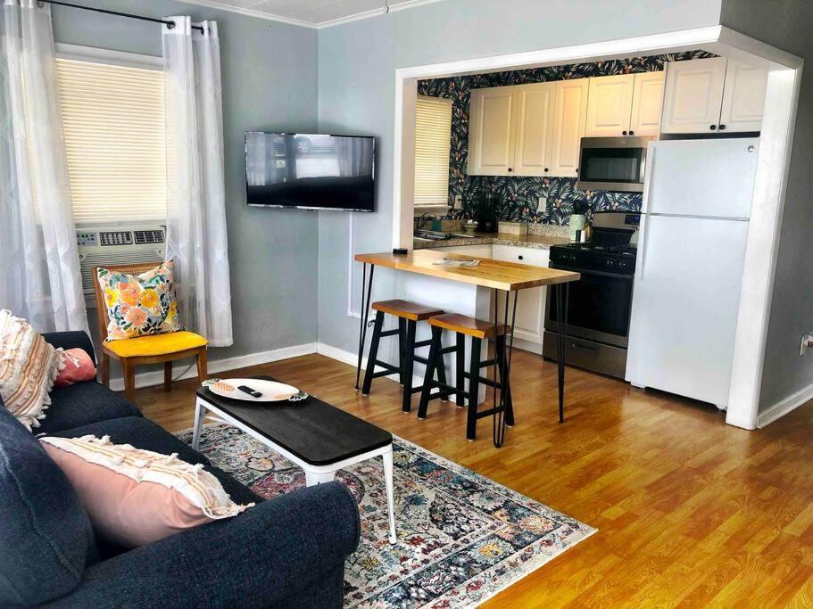 Steps To Beach & Downtown! Cozy Beach Bungalow #1 Lake Worth Beach Eksteriør bilde
