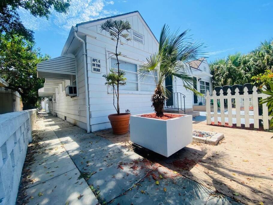 Steps To Beach & Downtown! Cozy Beach Bungalow #1 Lake Worth Beach Eksteriør bilde